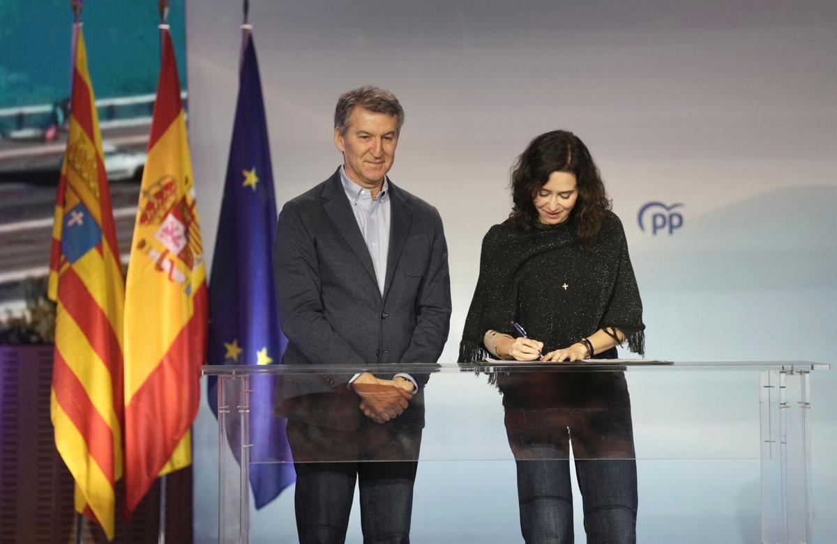 El presidente del PP, Alberto Núñez Feijóo, y la presidenta de la Comunidad de Madrid, Isabel Díaz Ayuso.
