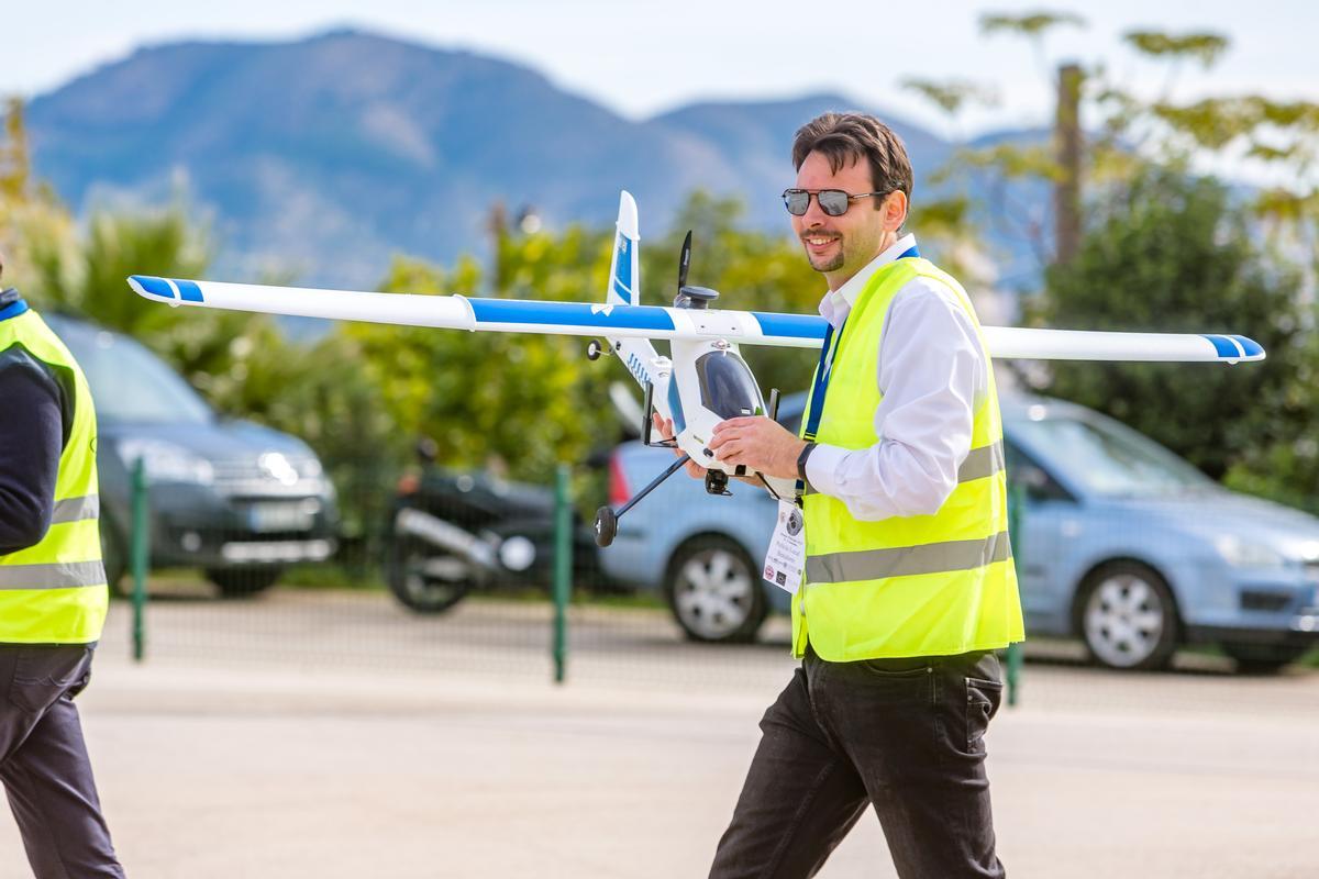 Un piloto con una de estas aeronaves en una edición anterior de este encuentro nacional.