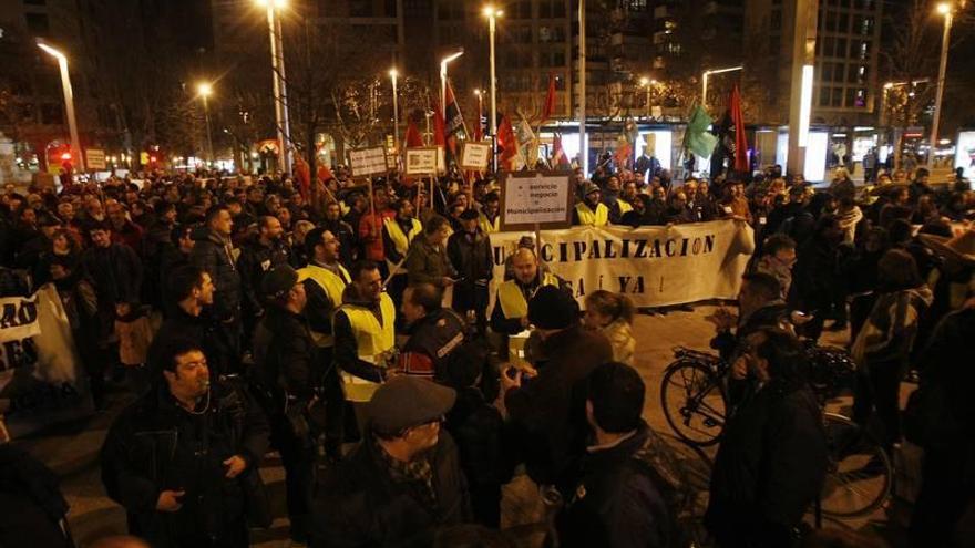 Los empleados del bus piden que los ciudadanos paguen la municipalización