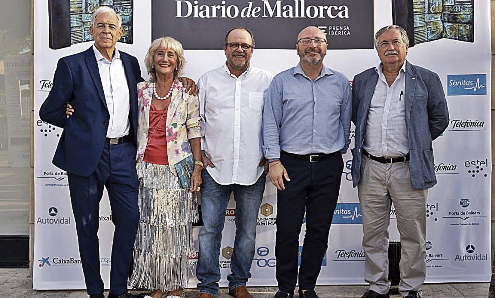 Mateu Ramis, la exconsellera de Sanidad, Aina Salom; Xisco Mellado, secretario general de CCOO Illes Balears; y José Luis García y Alejandro Texias, de UGT.