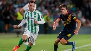 Susto de Juanmi en el entrenamiento del Betis