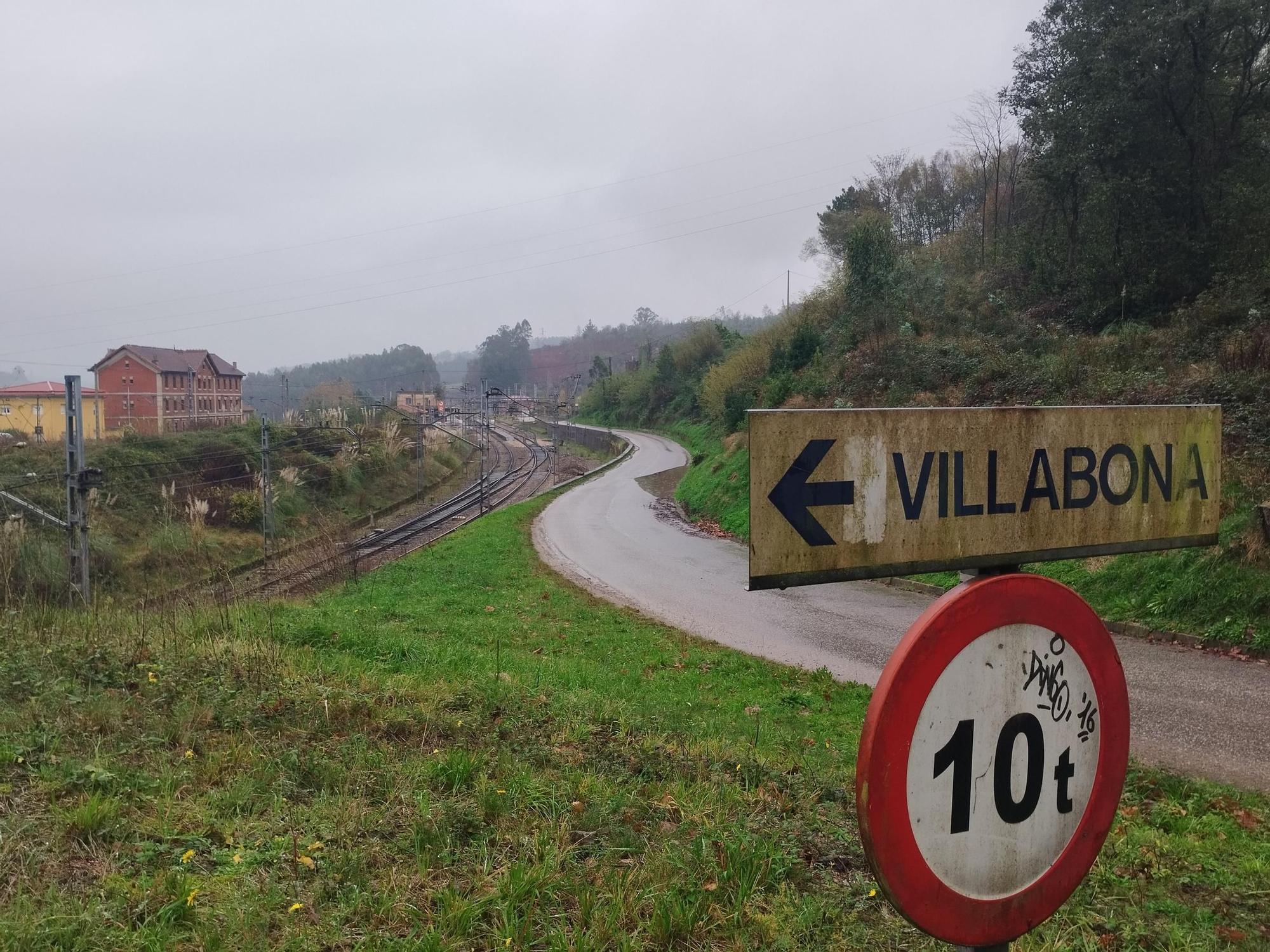 Villardeveyo, tierra ferroviaria y minera que esconde una celosía prerrománica