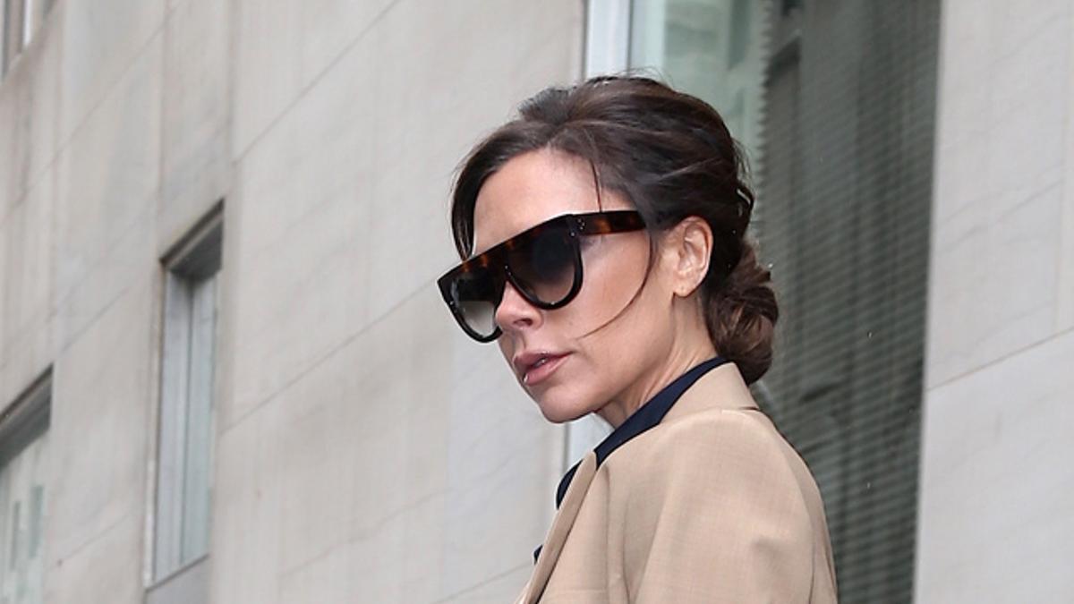 Victoria Beckham diseña la camiseta que todas las amantes de la moda deberían tener