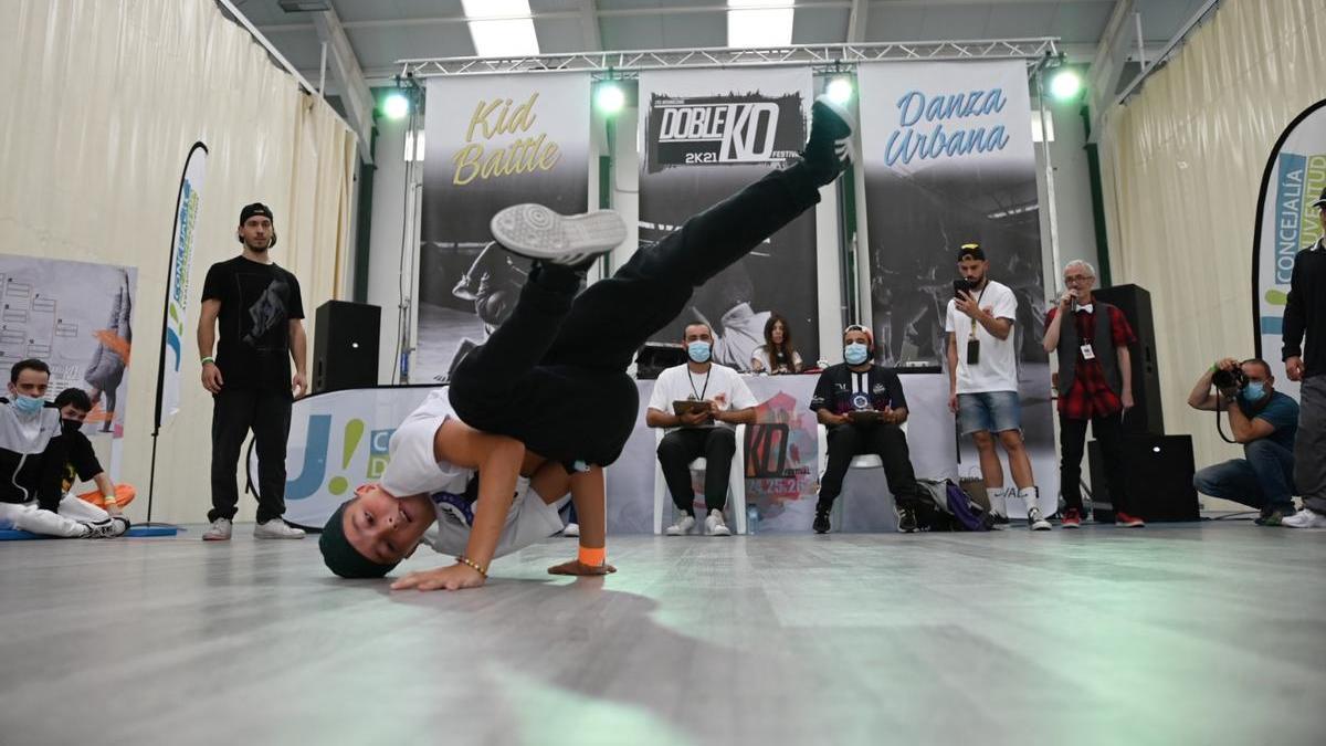 Uno de los participantes del ‘Doble KO Festival’, en plena actuación.