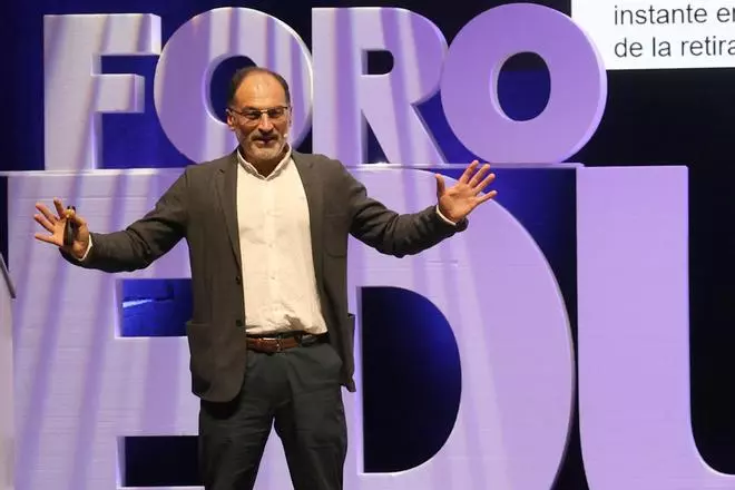 Manuel Isorna, en su conferencia en el VII Foro de Educación Faro Educa