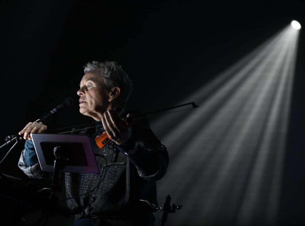 Laurie Anderson contra les tenebres Laurie Anderson contra les tenebres