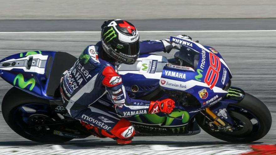 Lorenzo recupera buenas sensaciones en Sepang