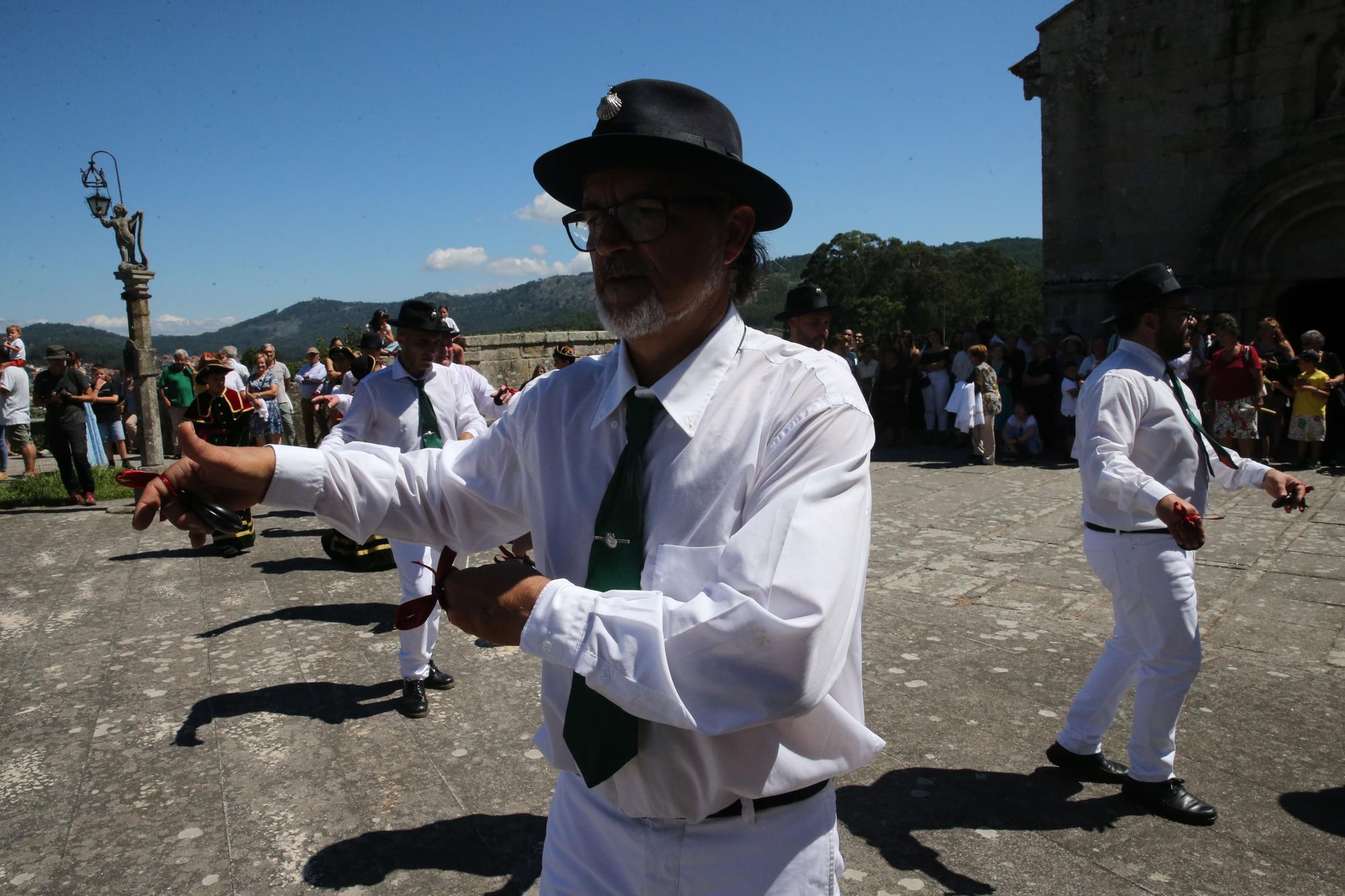 La procesión y la danza de San Roque de O Hío en imágenes (II)