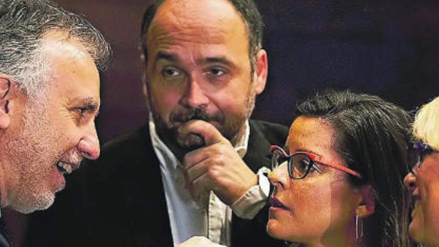 De izquierda a derecha, Ángel Víctor Torres, José Antonio Valbuena, Yaiza Castilla y Elena Máñez, ayer en el Consejo.