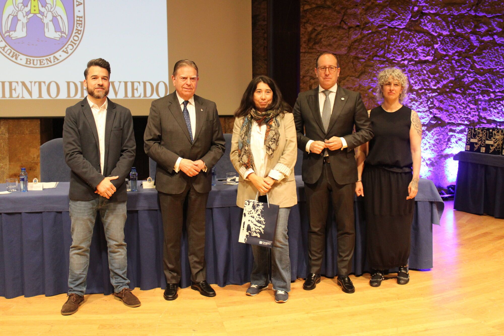 Acto institucional Santa Rita Hora: 11:00 Lugar: Oviedo, Sala de Cámara del Auditorio Príncipe Felipe Descripción: Homenaje a los trabajadores municipales jubilados y a quienes cumplen 25 y 40 años de servicio en el Ayuntamiento.