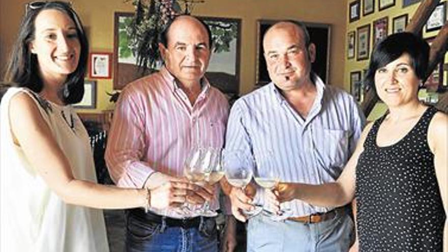 Siete bodegas ‘venden’ el vino de les Useres