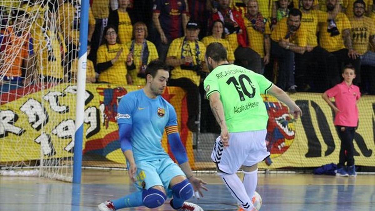 Ricardinho ante Paco Sedano, en 2015 en la vuelta de 'semis' de la Copa del Rey