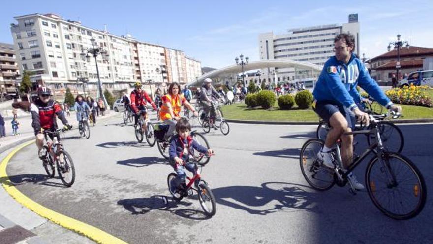 Los ciclistas asturianos exigen respeto y sanciones por los sabotajes