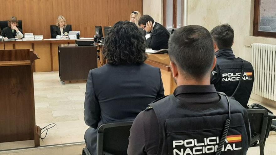 Piden ocho años y cuatro millones a un acusado de ocultar droga en el café