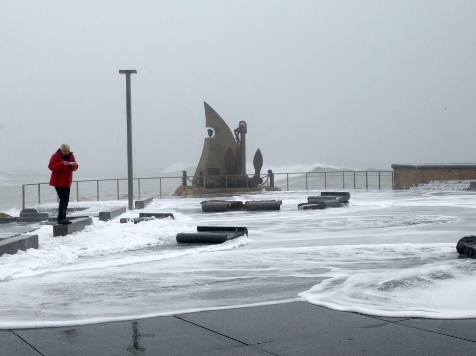 Efectes del temporal de llevant a l''Escala