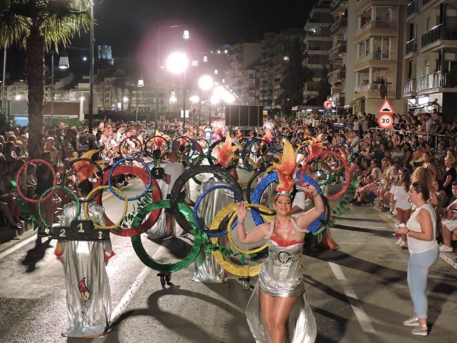 La bahía de Águilas se transforma en un gran teatro en su Carnaval de verano