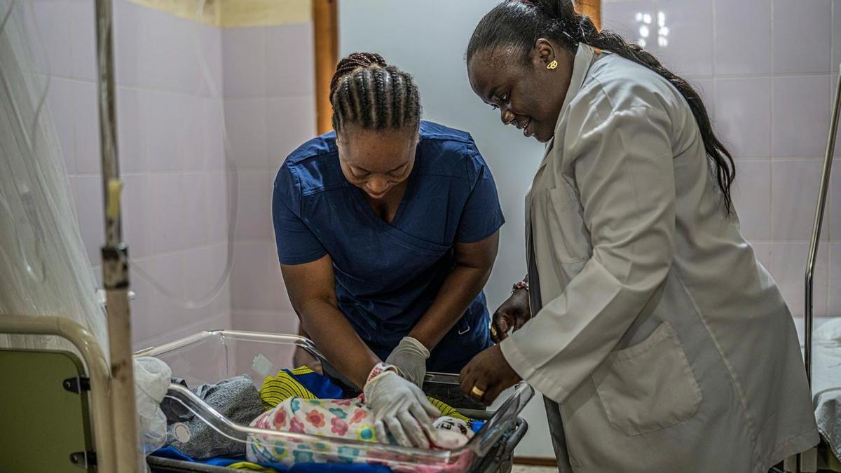 Formación intensiva de diez días dirigida a enfermeras de la Unidad de Cuidados Intensivos Neonatales.