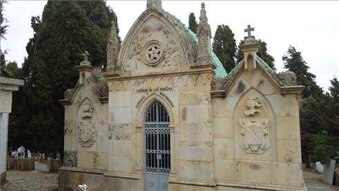 Cementerio de Cáceres, historia viva