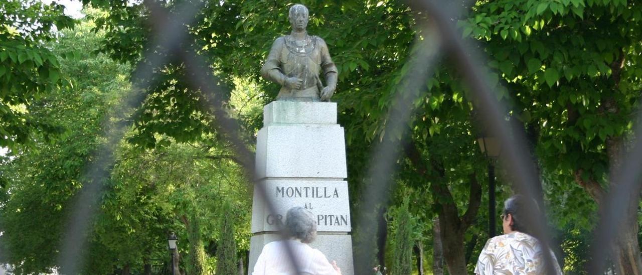 Monumento dedicado a El Gran Capitán en el Paseo de Las Mercedes de Montilla.
