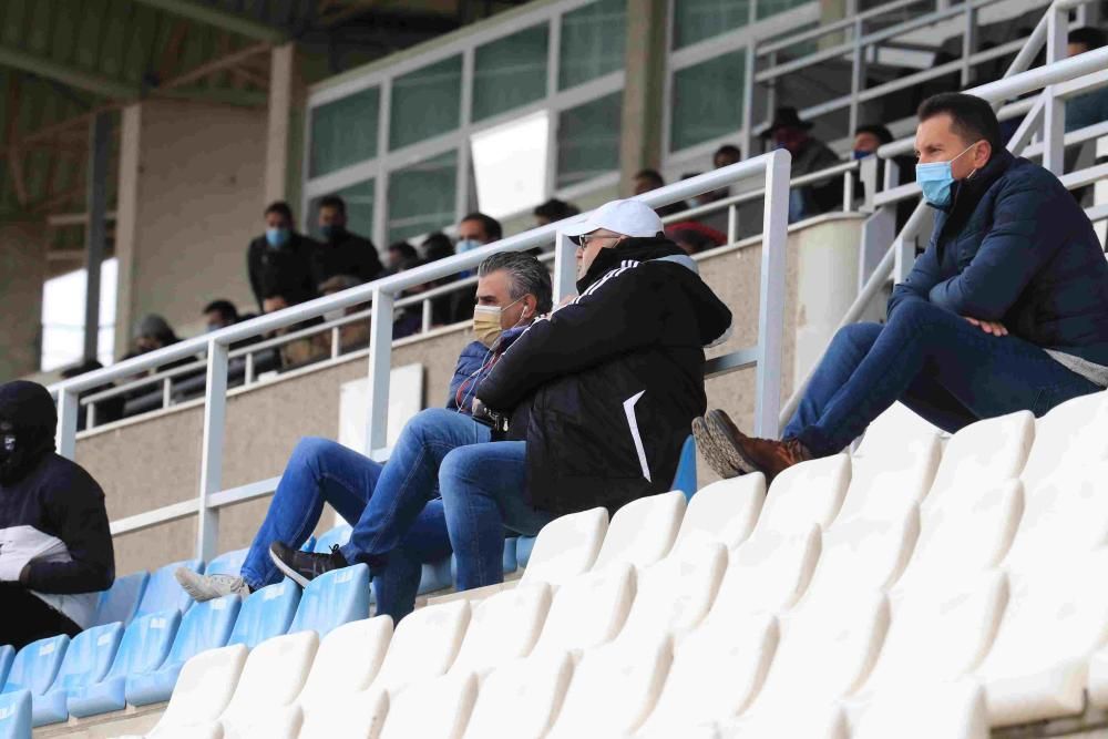 El Lorca Deportiva mejora su imagen pero cae goleado