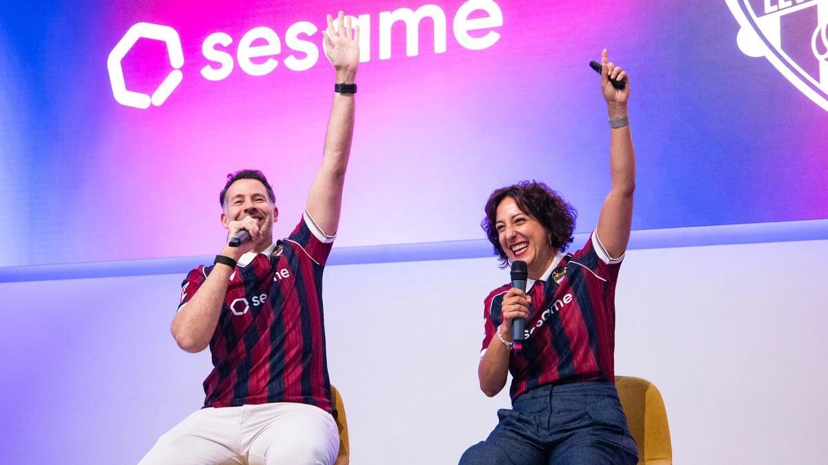 Albert Soriano y Majo Castillo.