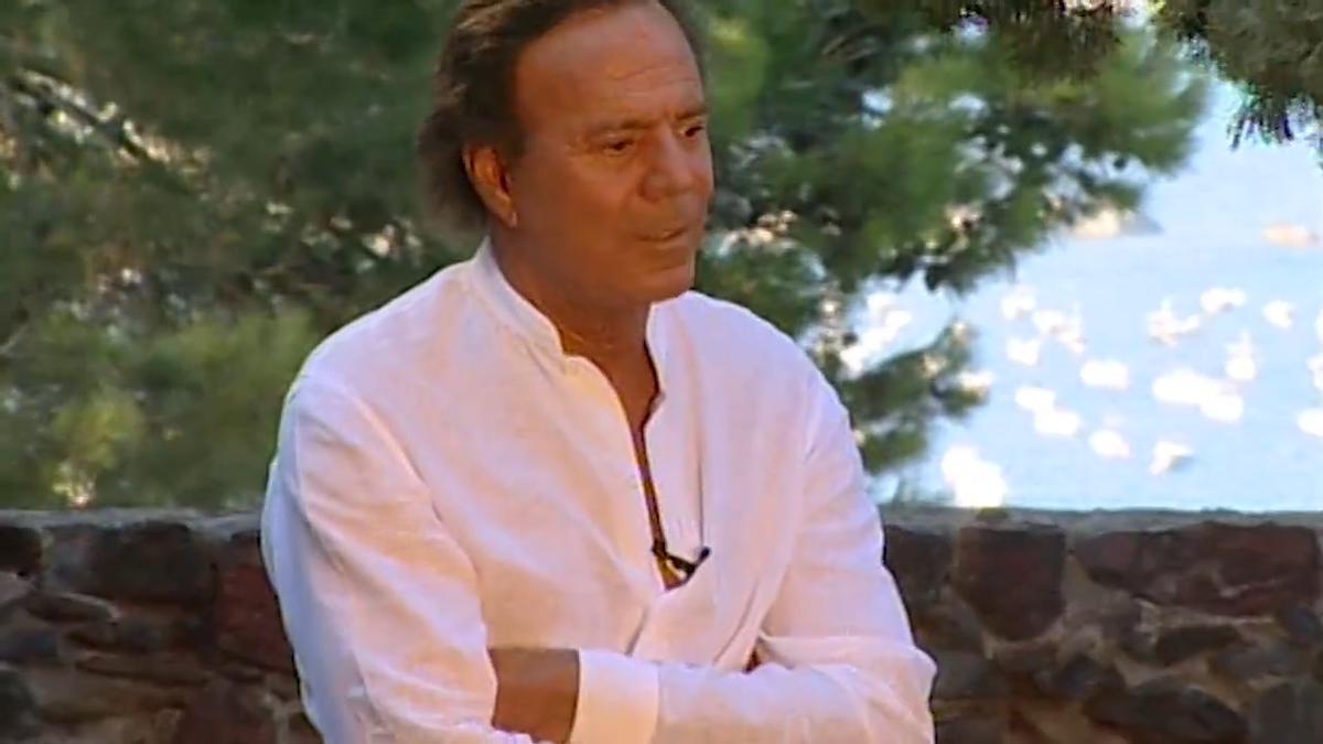 Julio Iglesias emite un comunicado respondiendo a las acusaciones de agresión sexual