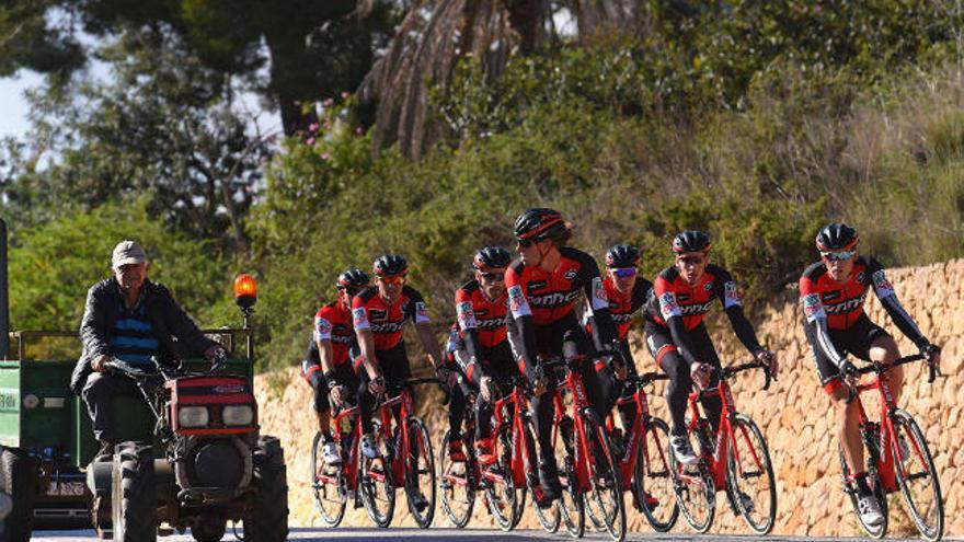 Los ciclistas preparan la temporada en la Marina Alta