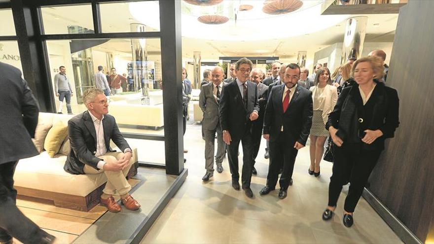 Porcelanosa estrena con su muestra el gran mes de la industria cerámica de Castellón