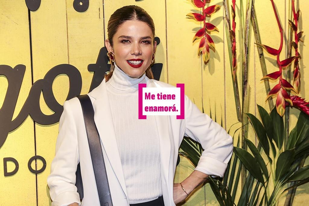 Juana Acosta sonriente durante la presentación de "Bogota marcando estilo"
