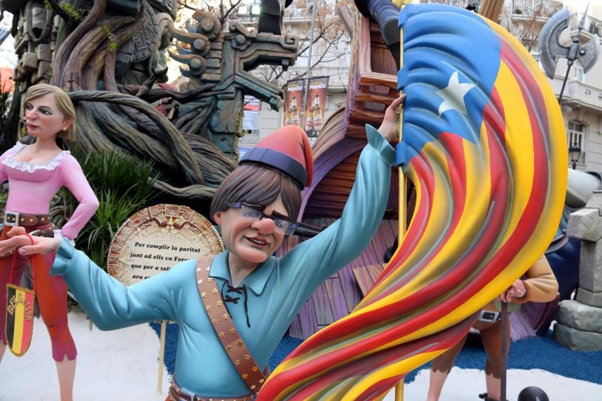 Carles Puigdemont representat a la falla Almirall Cadarso-Comte Altea Carles Puigdemont representat a la falla Almirall Cadarso-Comte Altea