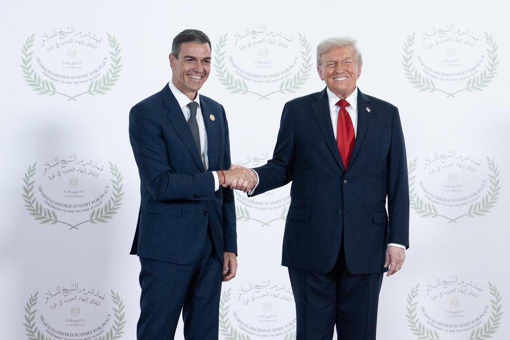 Sánchez saluda por primera vez a Trump, que elogia el "fantástico trabajo" de España