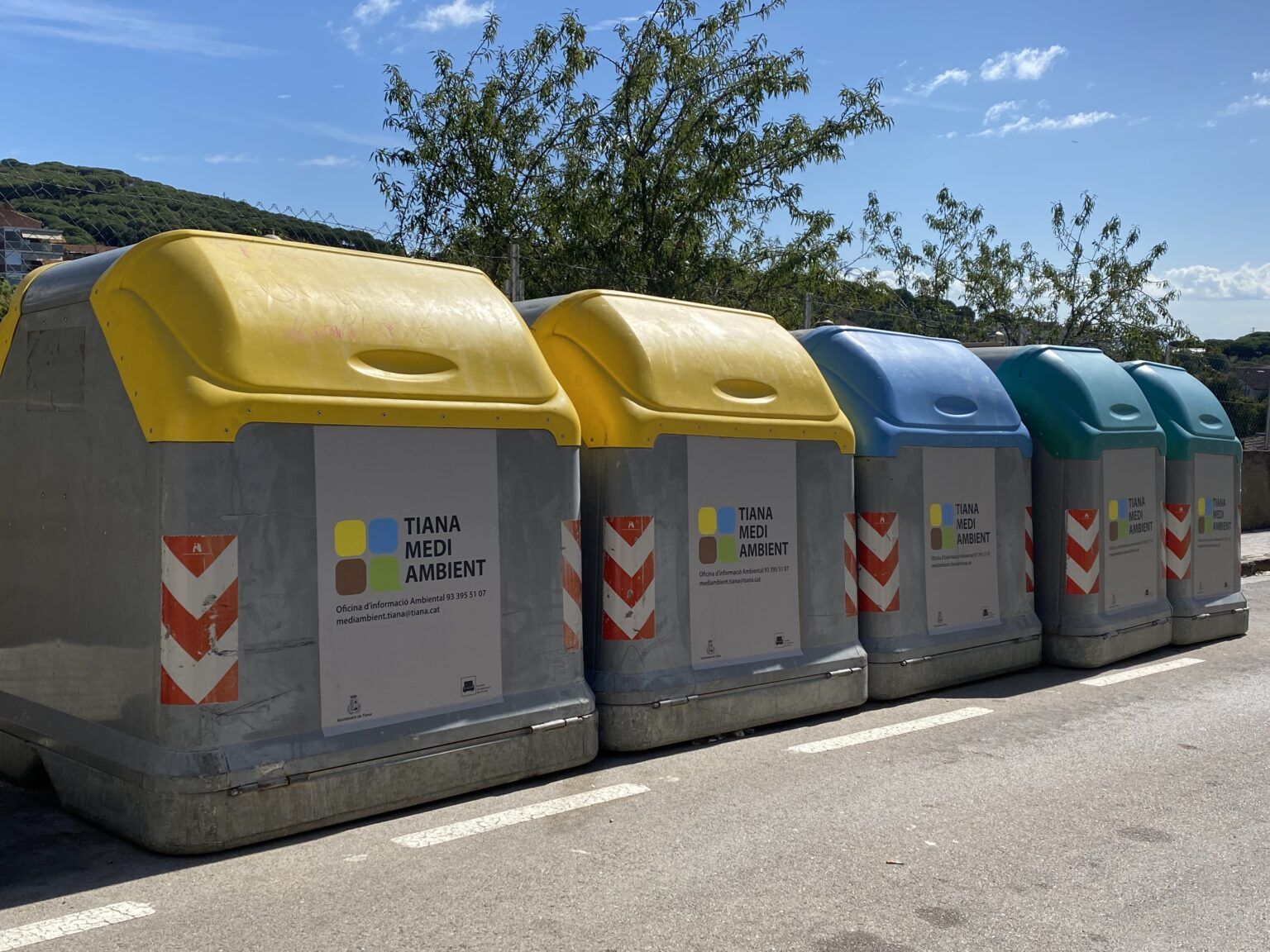 Contenedores de basura en Tiana (Maresme).