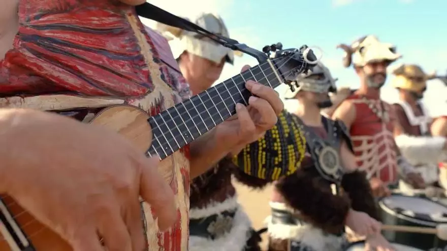 'Ponte tu mejor disfraz', al son de timple