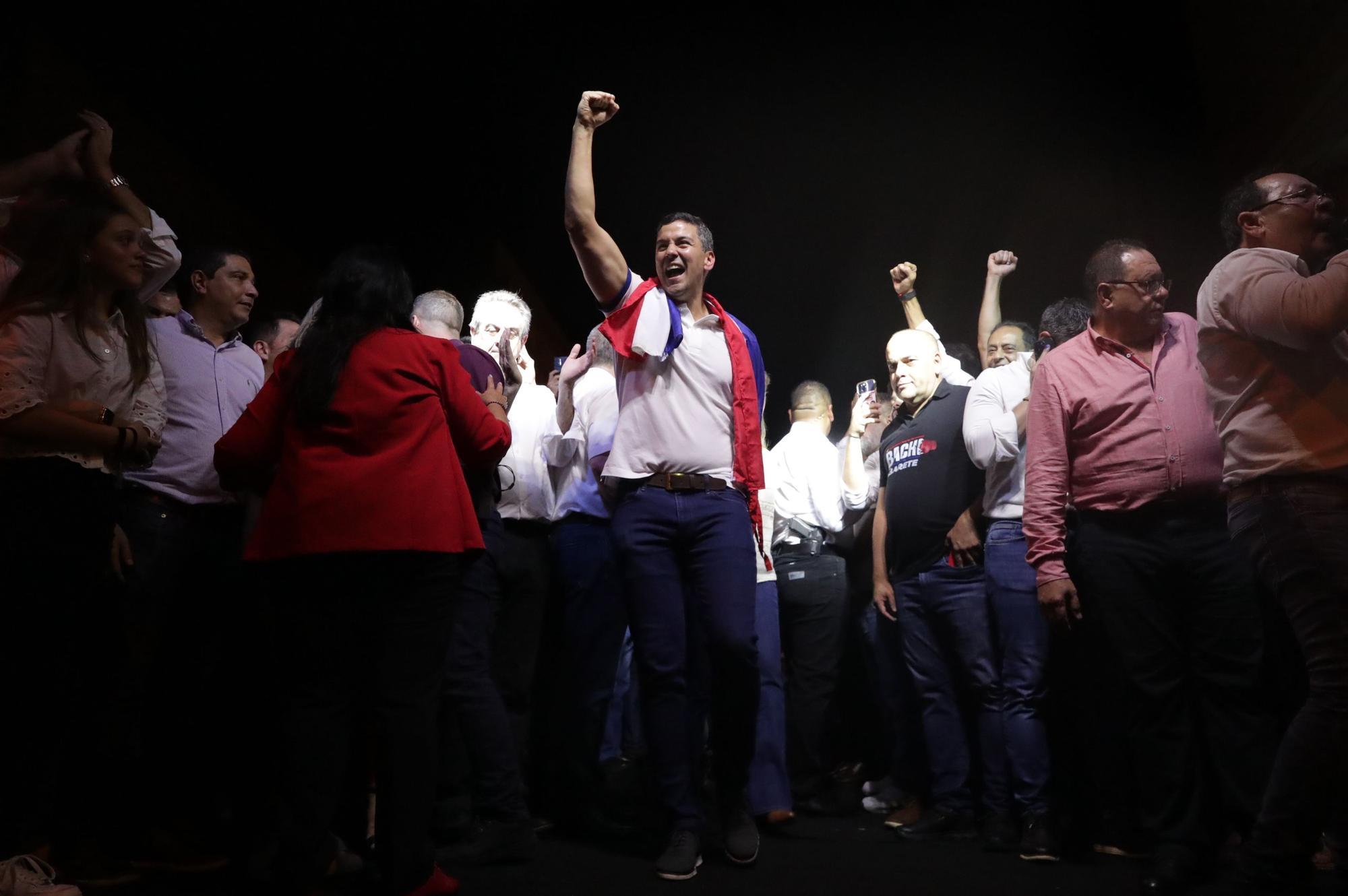 Peña se proclama ganador de la Presidencia y llama a la unidad en Paraguay