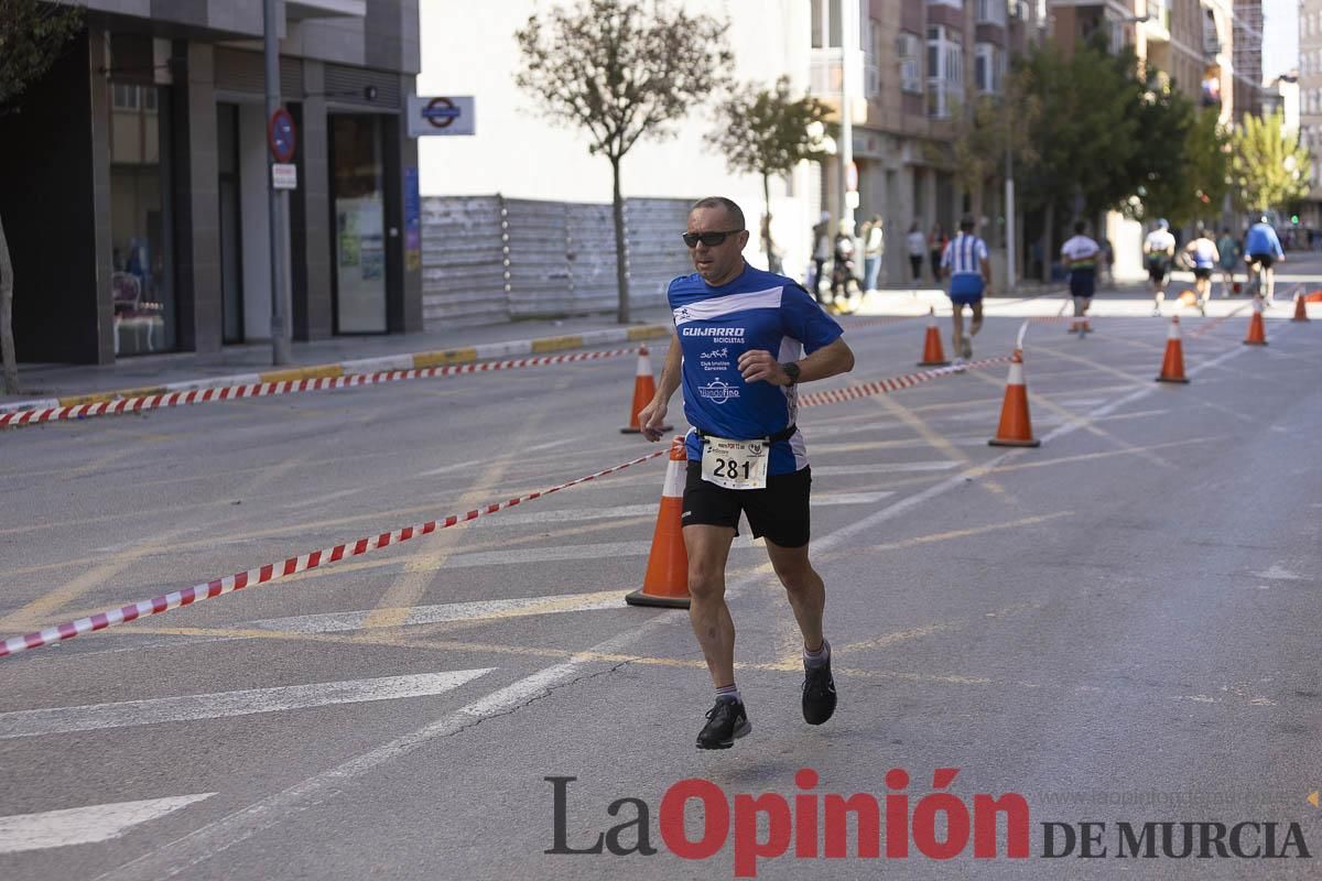 Carrera '10K Assota por ti' en Caravaca (salida y giro primera vuelta)