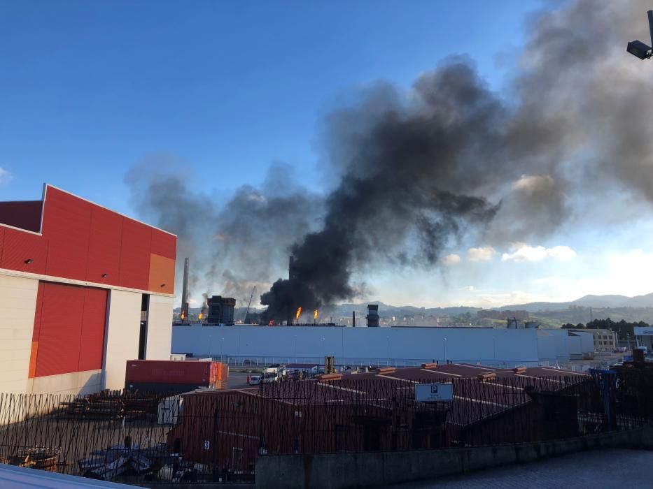 Incendio en la fábrica de coque de Avilés