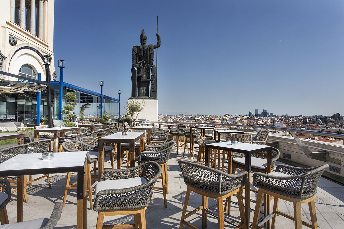 Las terrazas en azoteas más espectaculares de Madrid para disfrutar de un  brunch, una cena o tardeo desde las alturas - Woman