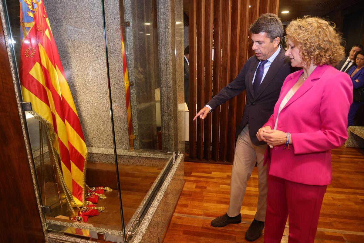Mazón y Folgado, en la planta de alcaldía del Ayuntamiento de Torrent