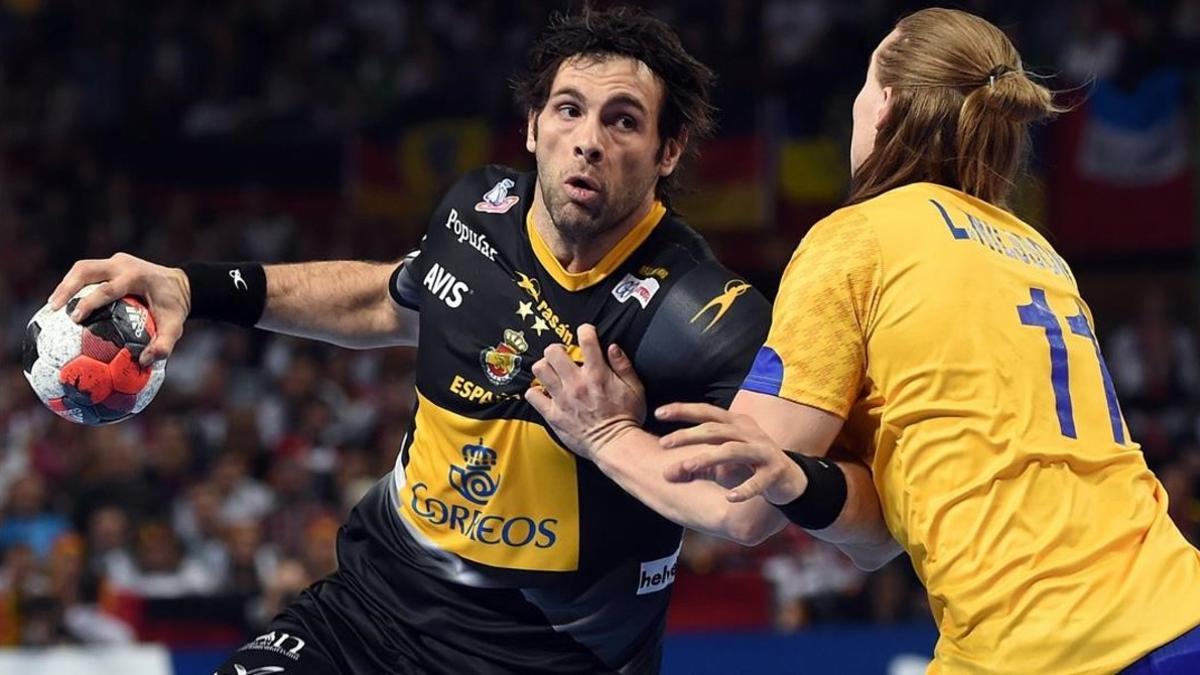 Antonio García, en un partido de la selección española ante Suecia.