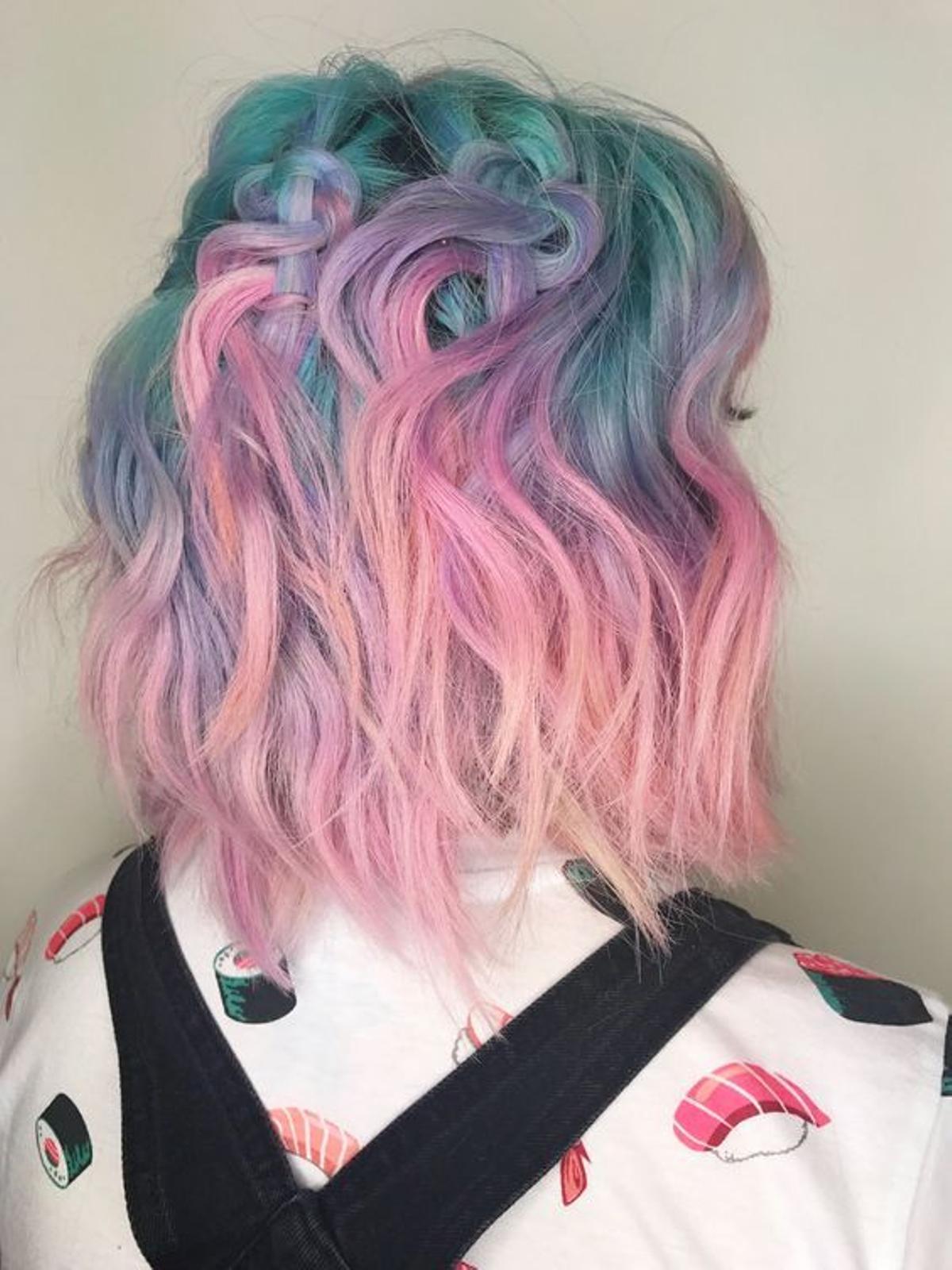 Mermaid hair: el pelo de las sirenas toma la ciudad (rosa y azul corto).