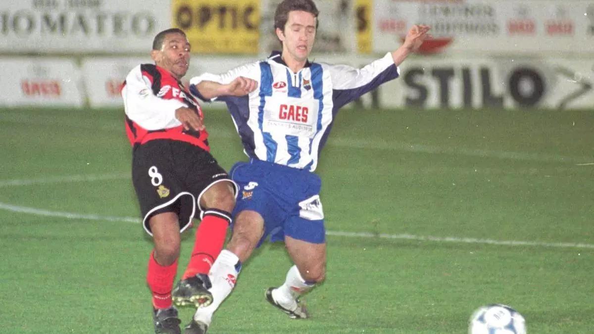 Pep Pagès i Djalminha, al Figueres-Deportivo del 2002.