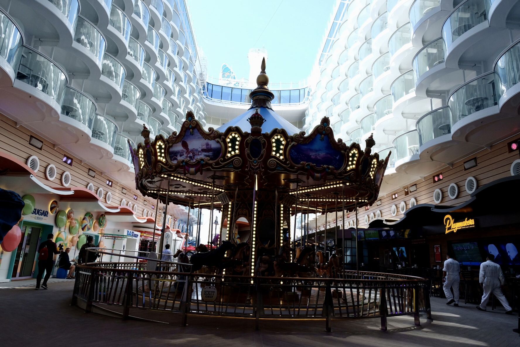 El 'Wonder of the seas', el crucero más grande del mundo, en el puerto de Málaga