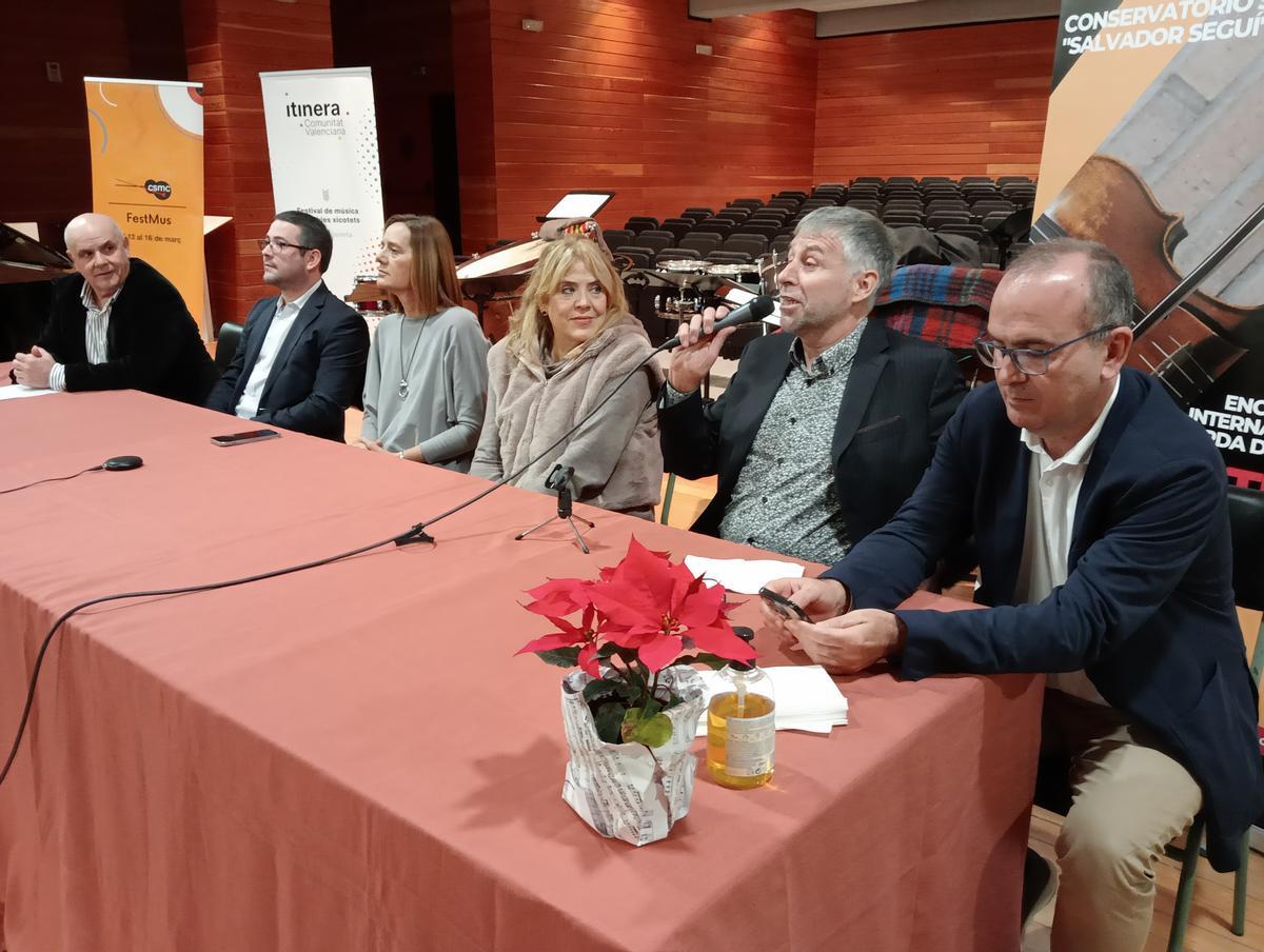 Vicent Campos, Ernest Buralla, Inmaculada Sánchez, Jeannette Segarra, Marcel Marata y Ángel Baez.