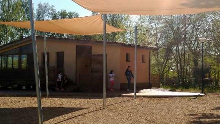 Bar del Prado de Las Pavas en desuso.