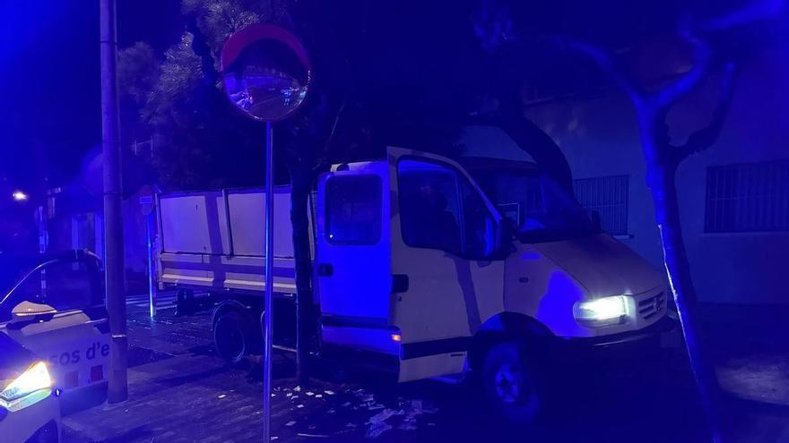 Els Mossos d’Esquadra detenen un menor a Figueres per conduir temeràriament amb una furgoneta robada i fugir d’un control