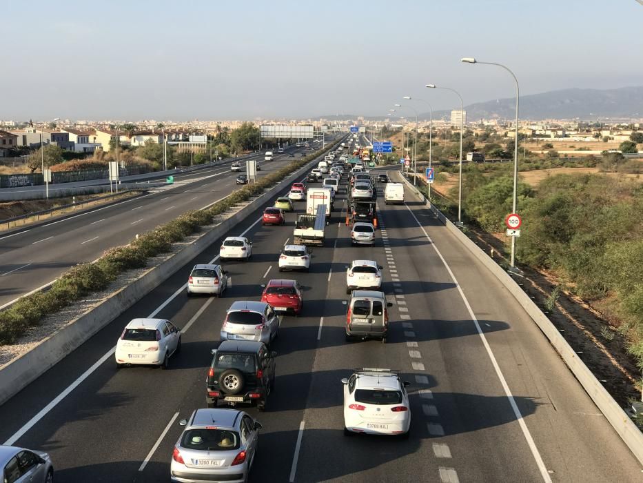 Atasco por un accidente en la autopista de Inca