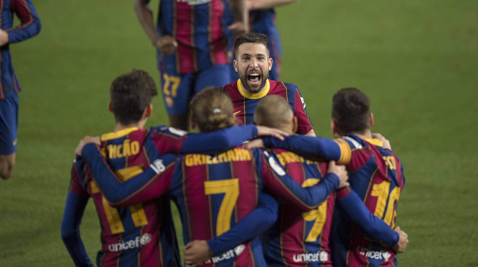 Los jugadores del Barça celebran el gol decisivo de Braithwaite.