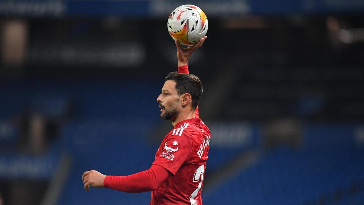 Alberto De la Bella en el partido ante la Real Sociedad B