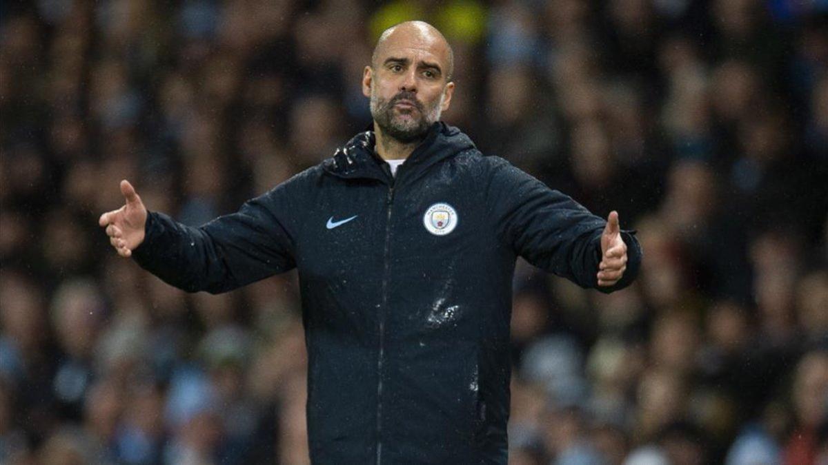 Guardiola durante un encuentro del City