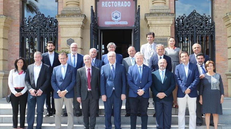 Durán felicita a la Facultad de Teología